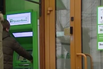 В ПриватБанку залишили українців без грошей в розпал карантину, клієнти в подиві: "Банк не дозволяє..."