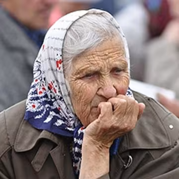 Пенсіонерам “ЛНР” та “ДНР” заморозили виплати