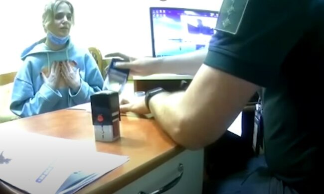 "Я не понимаю, за что?!": россиянку Глюкозу не пустили в Украину, видео