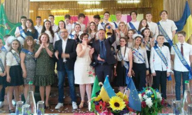 729_486_5cec1536dc82a