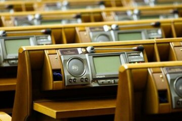 Скасування депутатської недоторканності: Конституційний суд зрушив з місця