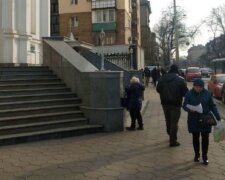 В Одесі поширюють листівки проти евакуйованих з Китаю: відео наробило шуму