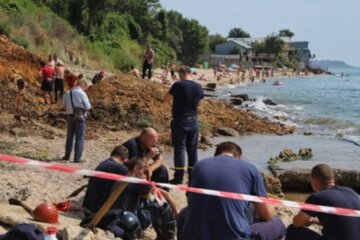 Жінка провалилася в яму з медузами в Кирилівці: "повірте, смішного мало"