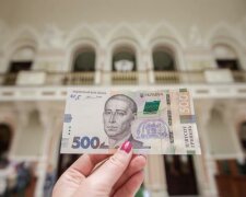 Украину наводняют поддельные гривны