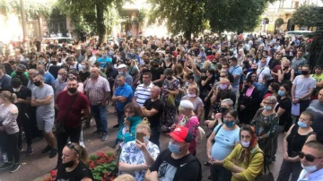 У "червоних зонах" збунтувалися проти рішення Кабміну, прийнято радикальне рішення: "Школи і дитсадки будуть..."