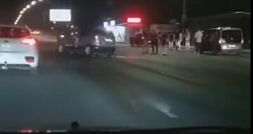 Пять машин столкнулись на оживленном проспекте в Киеве: видео с места ДТП