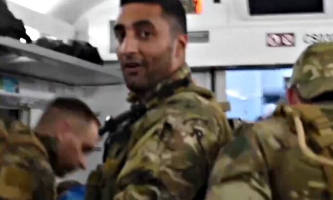 Британские добровольцы прибыли в Украину, видео: "Слава Украине!"
