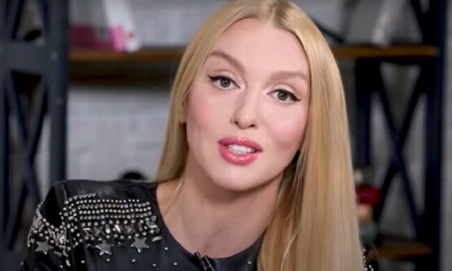 "Дівка 17-річна": Оля Полякова вбила наповал виглядом в короткій чорній сукні і ланцюгах