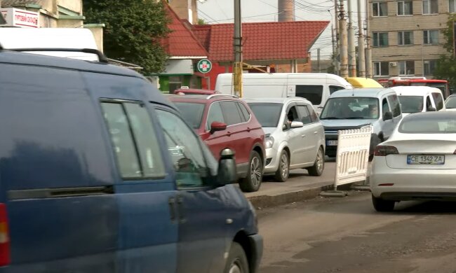Ограничение движения транспорта в Черновцах
