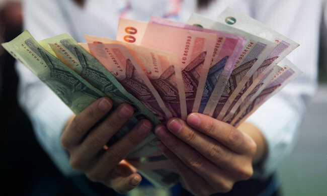 Thai Bhat Falls To Three Year Low