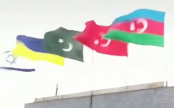 "Друзья познаются в беде": над Азербайджаном поднят сине-желтый флаг, Украину благодарят за поддержку