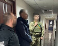 Пытался сбежать, но не получилось: "начальника полиции" поймали на освобожденной Харьковщине, фото