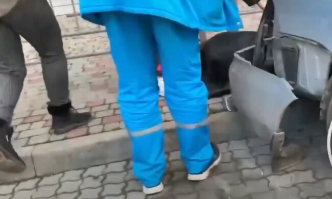 В Одесі чоловік вистрибнув з 23-го поверху, але сталося диво, відео: "приземлився на автомобіль і..."