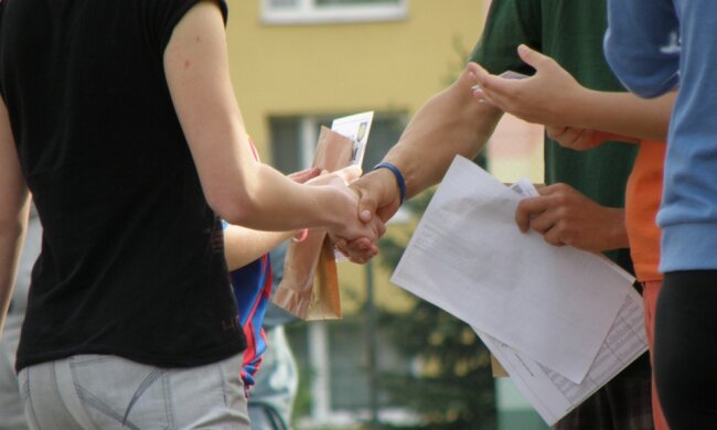 рукопожатие