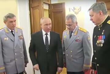Володимир Путін з генералами і Сергієм шойгу
