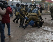 У Росії проходять мітинги Навального: поліція приступила до “зачисток” – відео