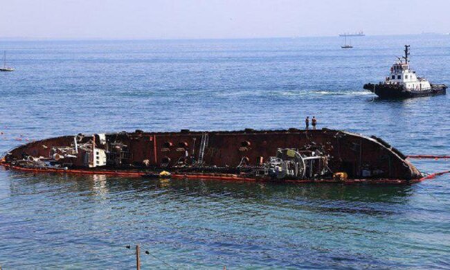 Новая беда постигла танкер "Делфи" в Одессе, видео: "придется перенести работы на весну"