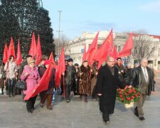 1421842382_Kommunisty-Kryma-pochtili-pamyat-Vozhdya-mirovogo-proletariata-V-I-Lenina