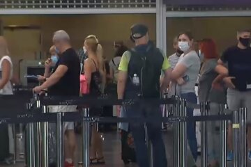 карантин маски туристы заробитчане аэропорт
