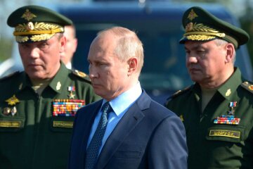Владимир Путин с военными