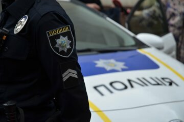 Закривавлений труп знайшли під київським метро: перші подробиці і фото з місця НП