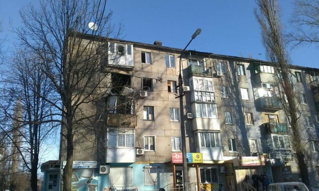 В Авдіївці ось-ось завалиться заселена багатоповерхівка (фото)