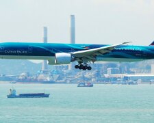 самолет Cathay Pacific