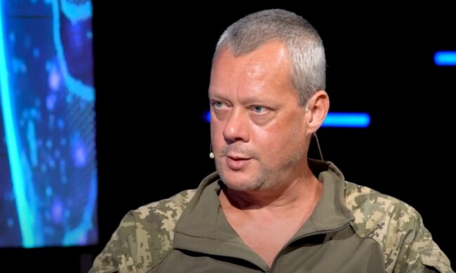 У нас нет такого «стоять до последнего солдата» в украинской армии, армию берегут, - Кирилл Сазонов