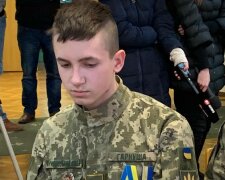 Путінські пропагандисти принизили 16-річного сина "кіборга": лякаючі фото