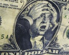 Доллар достиг минимального уровня: рекорд за 10 месяцев
