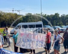 В Одессе под ОГА взбунтовались переселенцы: "Заложники в своей стране"