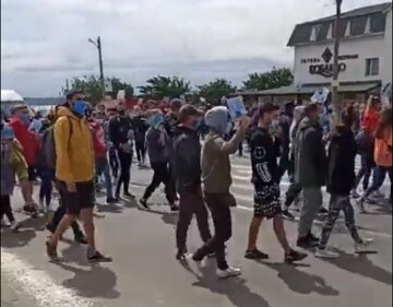 Курортный поселок восстал против карантина, трасса на Одессу перекрыта: видео происходящего