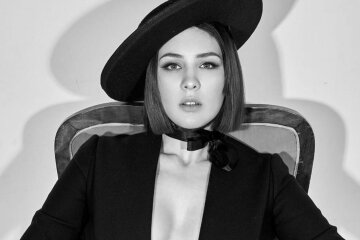 MARUV у латексному боді і нашийнику покрутила "горіхом" прямо в камеру: "Як персонаж з…"