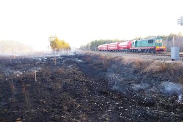 «Укрзализныця» присоединилась к борьбе с новым очагом пожаров, Криклий раскрыл детали: «В стороне не стоим»
