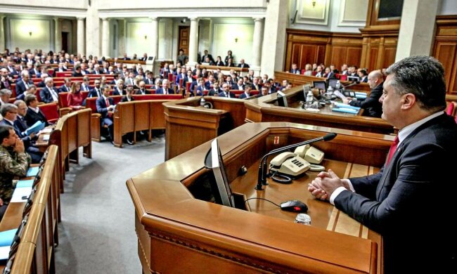 Рекордное число украинцев не поддерживает нардепов