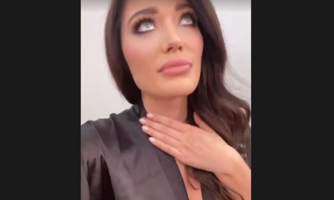 Єлизавета Ястремська плаче