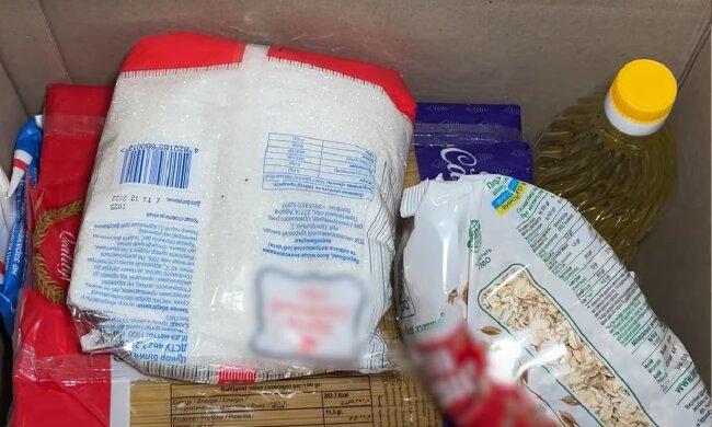 Безкоштовні продукти для ВПО та пенсіонерів у Харкові