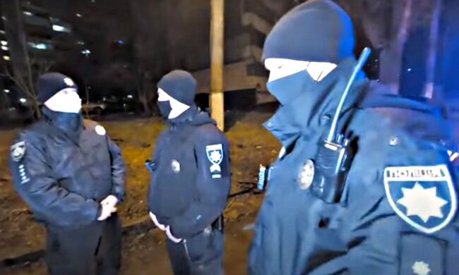 Связали проводами в подъезде: циничное ограбление произошло в Днепре