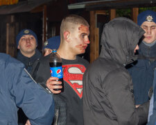 Супермен уже не тот: у ночного клуба в Днепре завязалась массовая драка