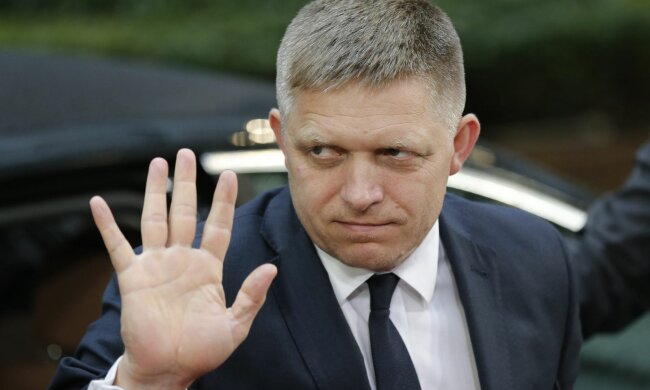 Премьера Словакии оштрафовали на 200 евро