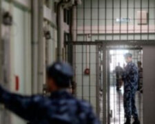 У Зеленского хотят выпустить тысячи заключенных из-за эпидемии: "Это поможет..."