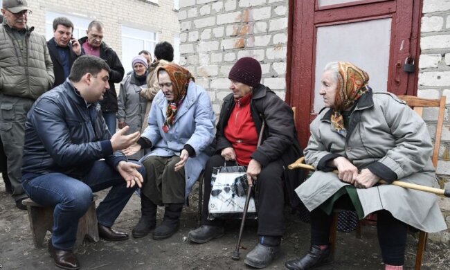 Олександр Савченко розповів про роздуті зарплати чиновників, дефіцит бюджету та злиденний український народ