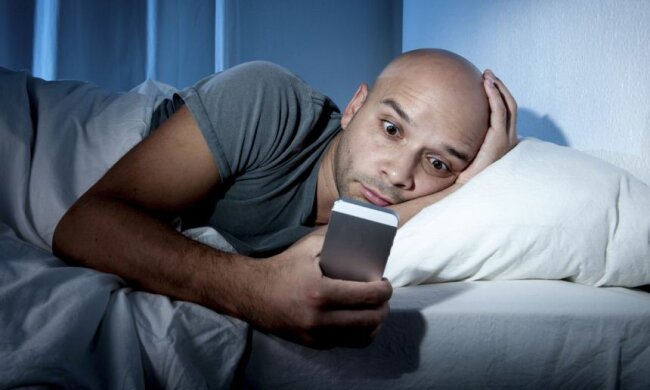 как быстро заснуть, бессонница, мобильный телефон
