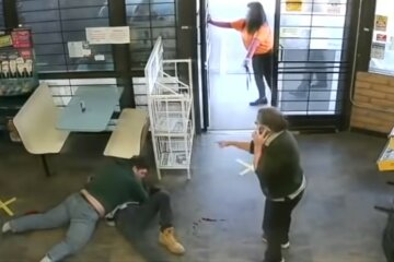 Борец-чемпион спас трех детей от похитителя на заправке: появилось видео подвига