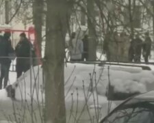 ЧП в Харькове: в жилом доме забаррикадировался мужчина, есть угроза взрыва, первые детали и кадры