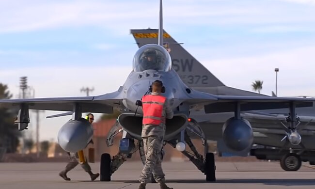 Истребитель F-16