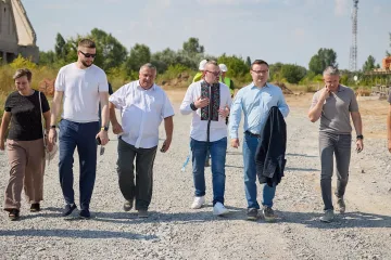 у Брусилові зводять сучасний дім для переселенців за підтримки Естонії