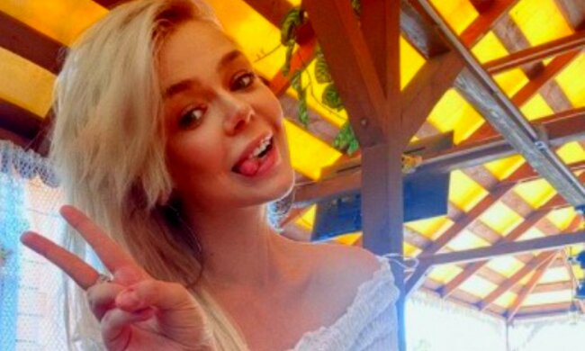 Аліна Гросу