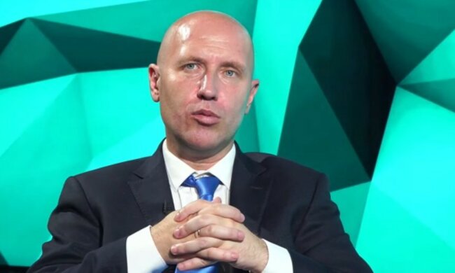 Бюджет «заимствований»: Бизяев рассказал о государственном бюджете Украины на 2022 год