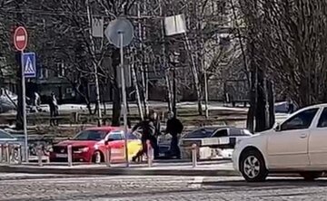 В Киеве драка водителей закончилась поножовщиной: на место срочно съехалась полиция и скорая